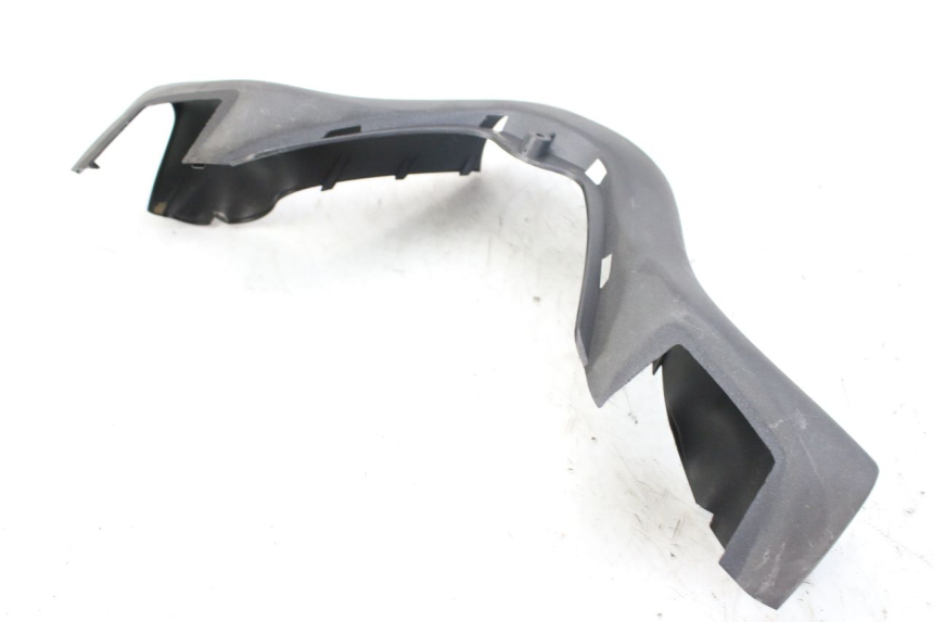 photo de OSŁONA KIEROWNICY PRZEDNIA PIAGGIO X9 EVOLUTION 125 (2003 - 2007) - Zbliżenie techniczne