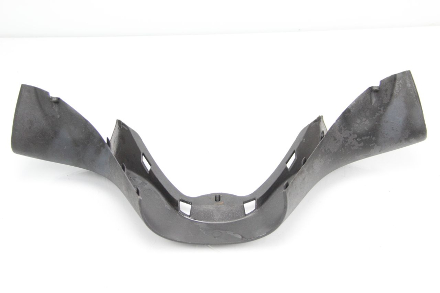 photo de OSŁONA KIEROWNICY PRZEDNIA PIAGGIO X9 125 (2000 - 2003) - Zbliżenie techniczne