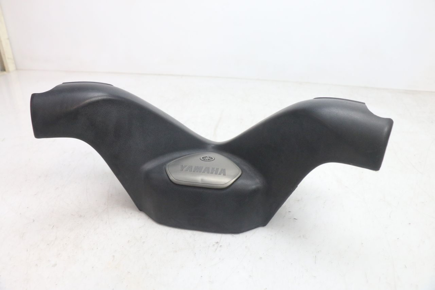 photo de PRZEDNIA OSŁONA KIEROWNICY YAMAHA XP T-MAX ABS 500 (2005 - 2005) - Szczegół części