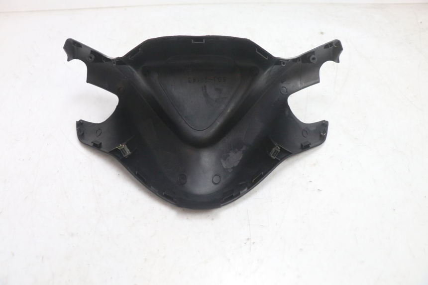 photo de PRZEDNIA OSŁONA KIEROWNICY YAMAHA XP T-MAX ABS 500 (2005 - 2005) - Inny kąt widzenia