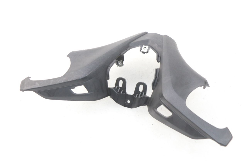 photo de OSŁONA KIEROWNICY PRZEDNIA YAMAHA YP T-MAX TMAX 530 (2017 - 2020) - Zbliżenie techniczne