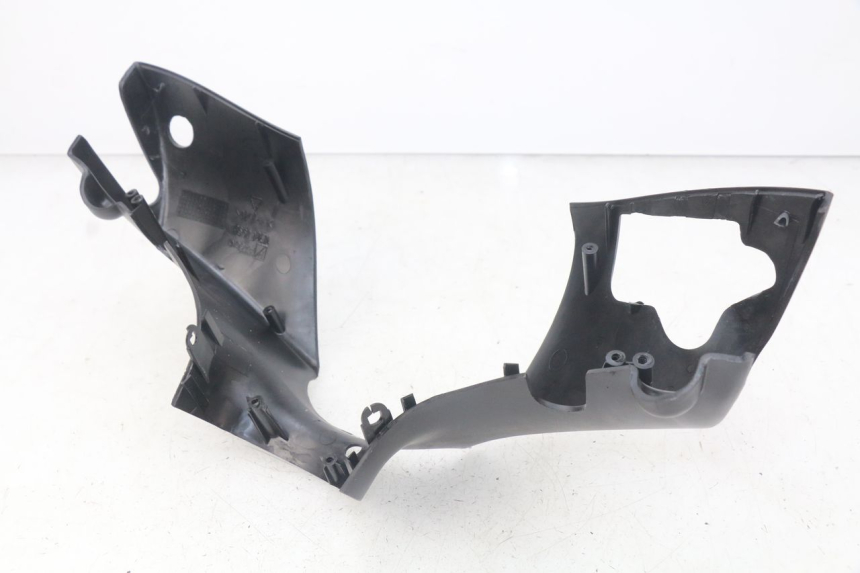 photo de OSŁONA KIEROWNICY PRZEDNIA PIAGGIO ZIP 4T 50 (2006 - 2017) - Szczegół części