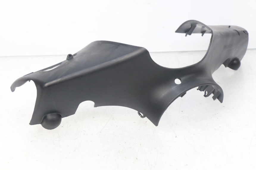 photo de OSŁONA KIEROWNICY PRZEDNIA PIAGGIO ZIP 4T 50 (2006 - 2017) - Zbliżenie techniczne