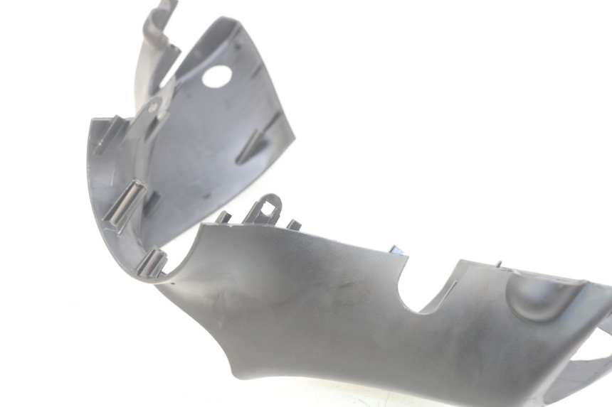 photo de OSŁONA KIEROWNICY PRZEDNIA PIAGGIO ZIP 4T 50 (2018 - 2020) - Szczegół części