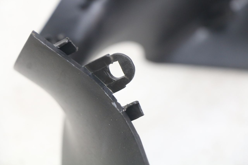 photo de OSŁONA KIEROWNICY PRZEDNIA PIAGGIO ZIP 4T 50 (2018 - 2020) - Szczegół części