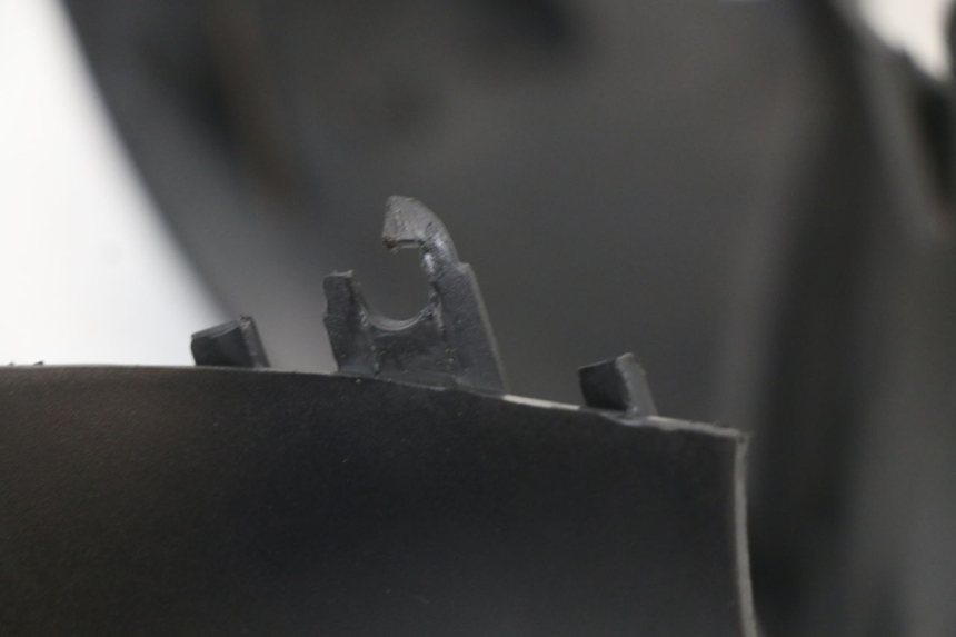 photo de OSŁONA KIEROWNICY PRZEDNIA PIAGGIO ZIP 4T 50 (2018 - 2020) - Stan powierzchni