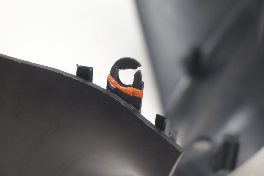 photo de PRZEDNIA OSŁONA KIEROWNICY PIAGGIO ZIP IGET 4T 50 (2021 - 2023) - Punkty mocowania