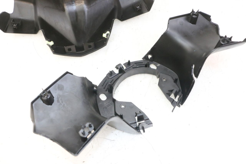 photo de OSŁONA KIEROWNICY PEUGEOT CITYSTAR 50 (2013 - 2017) - Oznaczenia i referencje