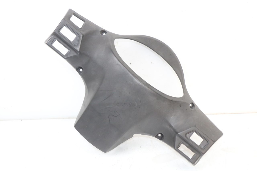 photo de OSŁONA PRZEŁĄCZNIKA KIEROWNICY SYM FIDDLE 2 50 (2008 - 2013) - Zbliżenie techniczne