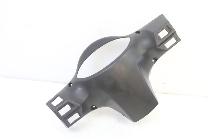 photo de OSŁONA PRZEŁĄCZNIKA KIEROWNICY SYM FIDDLE 2 S 125 (2012 - 2014) - Szczegół części