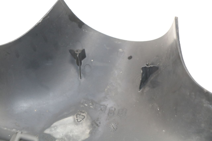 photo de OSŁONA PRZEŁĄCZNIKÓW KIEROWNICY PIAGGIO FLY 2T 50 (2004 - 2017) - Inny kąt widzenia