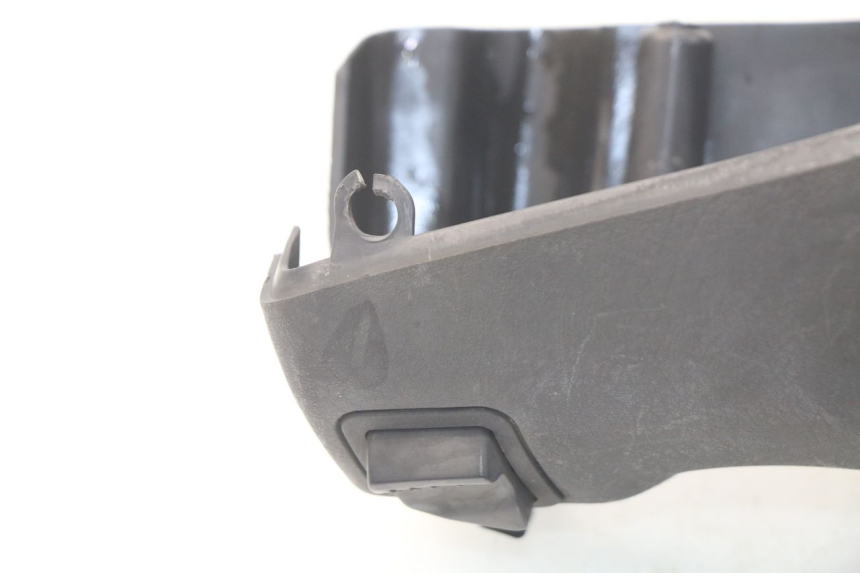 photo de OSŁONA PRZEŁĄCZNIKÓW KIEROWNICY PIAGGIO FLY 2T 50 (2004 - 2017) - Widok ogólny