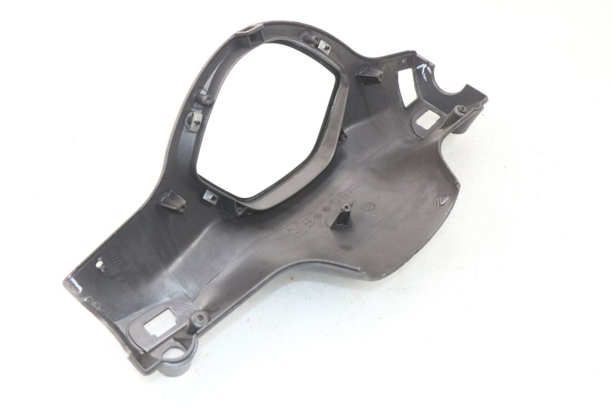 photo de OSŁONA PRZEŁĄCZNIKA KIEROWNICY PIAGGIO LIBERTY 4T 50 (2009 - 2015) - Zoom stanu zużycia