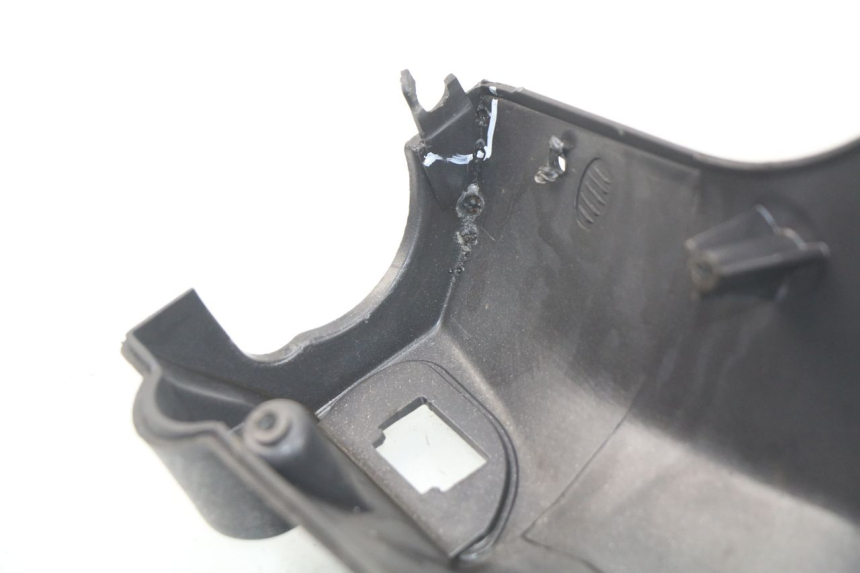 photo de OSŁONA PRZEŁĄCZNIKA KIEROWNICY PIAGGIO LIBERTY 4T 50 (2009 - 2015) - Zbliżenie techniczne