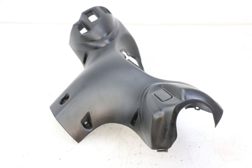 photo de OSŁONA PRZEŁĄCZNIKA KIEROWNICY MBK OVETTO ONE 2T 50 (2013 - 2017) - Zbliżenie techniczne