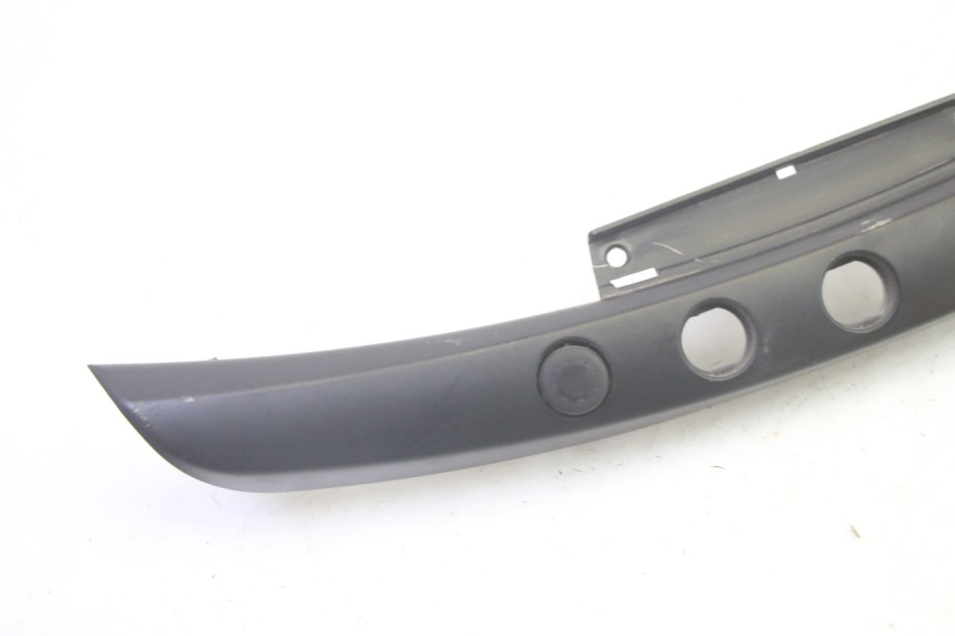 photo de OSŁONA PRZEŁĄCZNIKA KIEROWNICY PIAGGIO MP3 HPE 350 (2018 - 2020) - Szczegół części