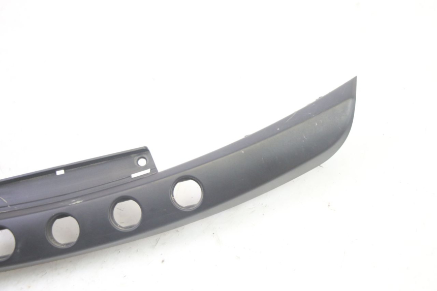 photo de OSŁONA PRZEŁĄCZNIKA KIEROWNICY PIAGGIO MP3 HPE 350 (2018 - 2020) - Zoom stanu zużycia