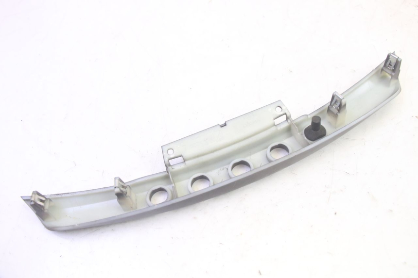 photo de OSŁONA PRZEŁĄCZNIKA KIEROWNICY PIAGGIO MP3 HPE 350 (2018 - 2020) - Stan powierzchni