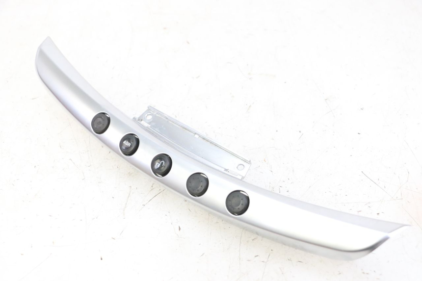 photo de OSŁONA PRZEŁĄCZNIKA KIEROWNICY PIAGGIO MP3 500 (2014 - 2017) - Punkty mocowania