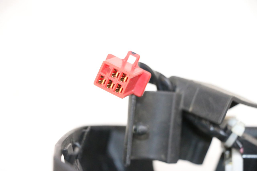 photo de OSŁONA PRZEŁĄCZNIKA KIEROWNICY YAMAHA NEO'S CORE 1 (2022 - 2026) - Szczegół części