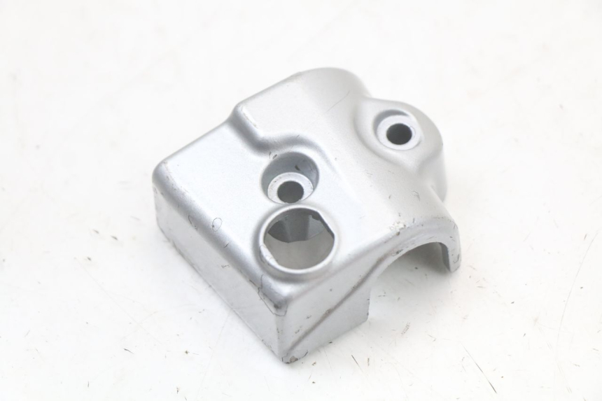 photo de OSŁONA PRZEŁĄCZNIKA KIEROWNICY MOTO GUZZI NORGE 8V GT 1200 (2011 - 2016) - Szczegół części