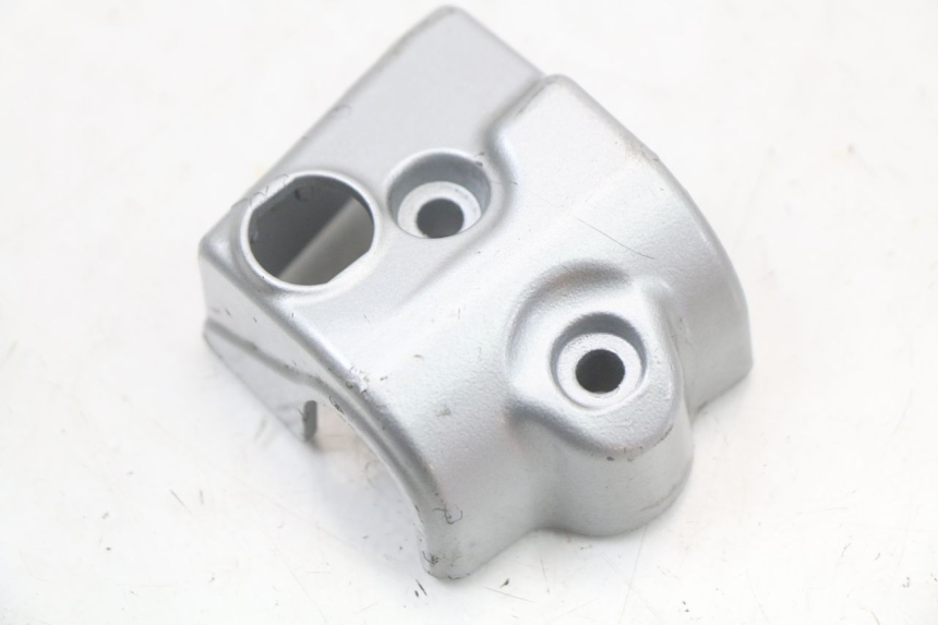 photo de OSŁONA PRZEŁĄCZNIKA KIEROWNICY MOTO GUZZI NORGE 8V GT 1200 (2011 - 2016) - Inny kąt widzenia