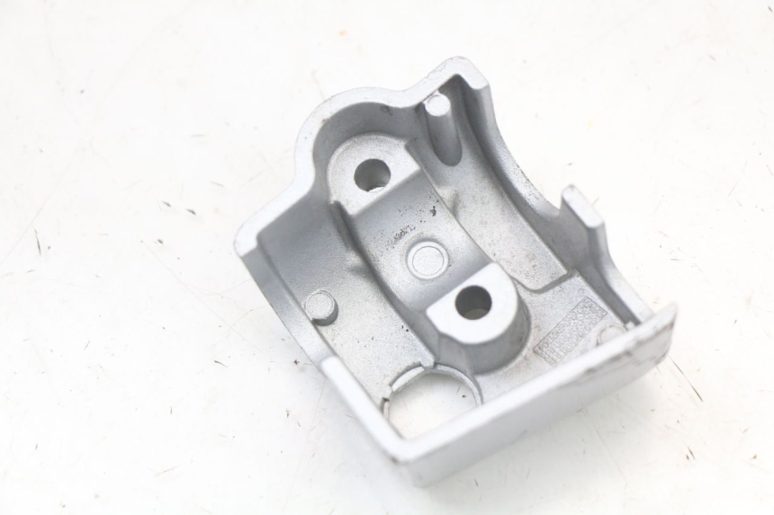 photo de OSŁONA PRZEŁĄCZNIKA KIEROWNICY MOTO GUZZI NORGE 8V GT 1200 (2011 - 2016) - Zbliżenie techniczne