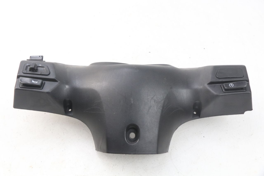 photo de OSŁONA PRZEŁĄCZNIKA KIEROWNICY SYM ORBIT 2 4T 50 (2018 - 2022) - Szczegół części