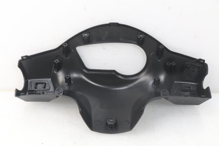 photo de OSŁONA PRZEŁĄCZNIKA KIEROWNICY SYM ORBIT 2 4T 50 (2018 - 2022) - Inny kąt widzenia