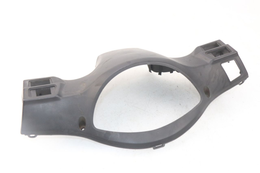 photo de OSŁONA PRZEŁĄCZNIKA KIEROWNICY SYM SYMPHONY 50 (2009 - 2015) - Zbliżenie techniczne