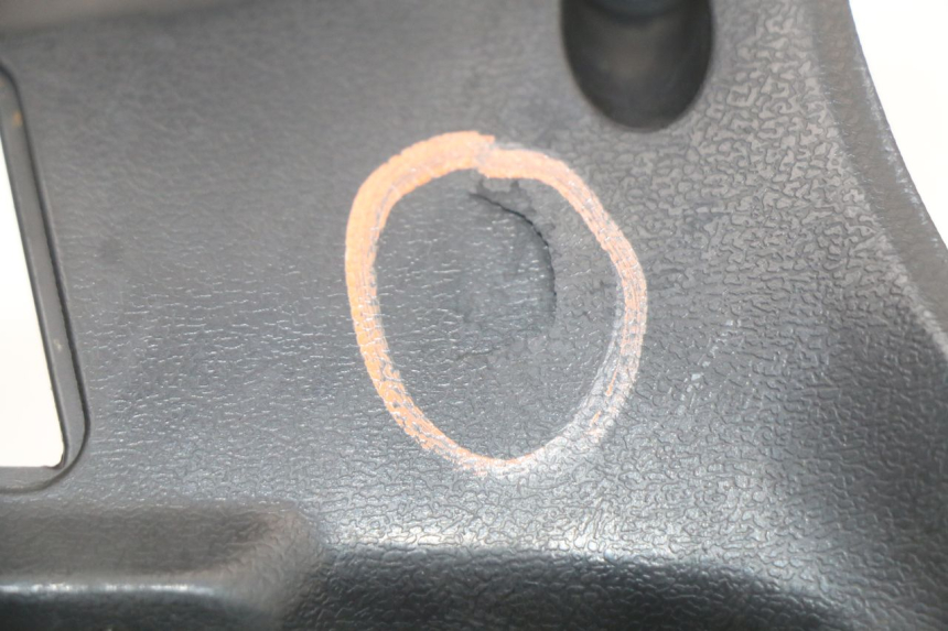 photo de OSŁONA PRZEŁĄCZNIKA KIEROWNICY PEUGEOT TWEET 125 (2018 - 2021) - Punkty mocowania