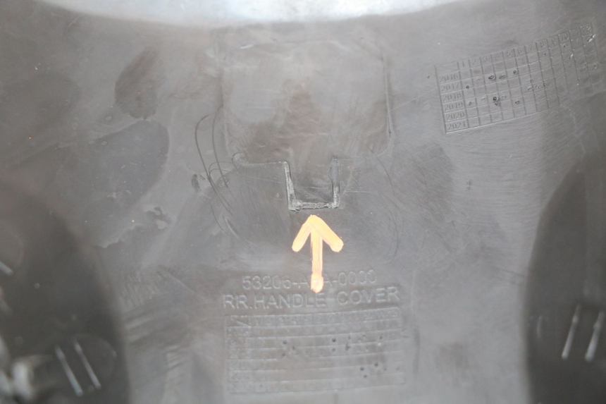 photo de OSŁONA PRZEŁĄCZNIKA KIEROWNICY PEUGEOT TWEET 125 (2018 - 2021) - Stan powierzchni