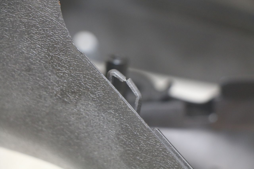 photo de OSŁONA PRZEŁĄCZNIKA KIEROWNICY YAMAHA XMAX X-MAX 125 (2006 - 2009) - Szczegół części