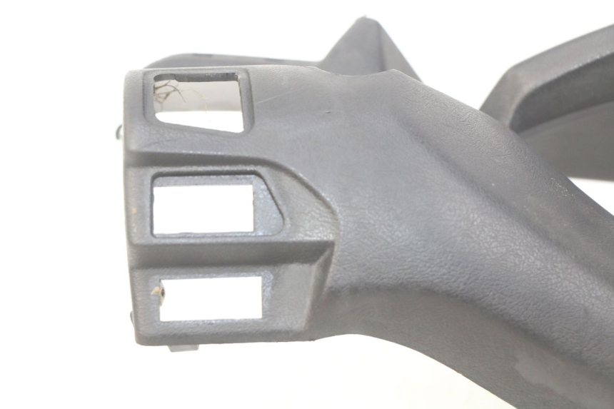 photo de OSŁONA PRZEŁĄCZNIKA KIEROWNICY YAMAHA XMAX X-MAX 125 (2006 - 2009) - Oznaczenia i referencje