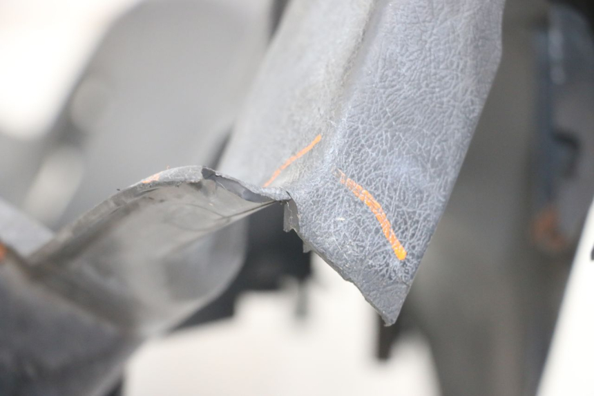 photo de OSŁONA PRZEŁĄCZNIKA KIEROWNICY YAMAHA XMAX X-MAX 125 (2006 - 2009) - Inny kąt widzenia