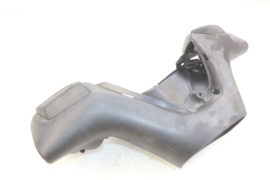 photo de OSŁONA PRZEŁĄCZNIKA KIEROWNICY PIAGGIO XEVO - X EVO 125 (2007 - 2017) - Zbliżenie techniczne