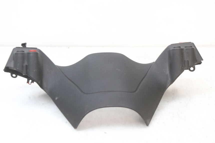 photo de OSŁONA PRZEŁĄCZNIKA KIEROWNICY PIAGGIO XEVO - X EVO 125 (2007 - 2017) - Zoom stanu zużycia