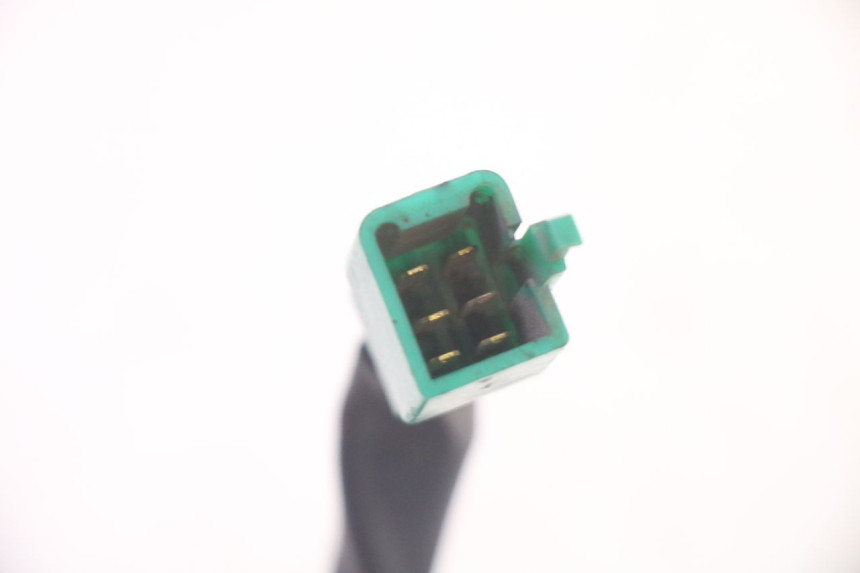 photo de OSŁONA PRZEŁĄCZNIKA KIEROWNICY KYMCO ZING 125 (1997 - 2003) - Zbliżenie techniczne