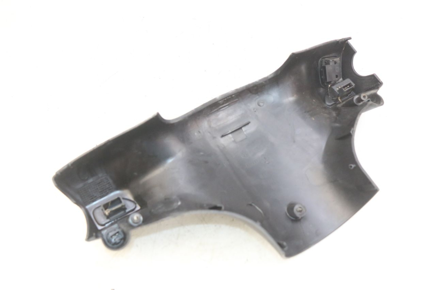 photo de OSŁONA PRZEŁĄCZNIKA KIEROWNICY PIAGGIO ZIP 2T 50 (2009 - 2019) - Inny kąt widzenia