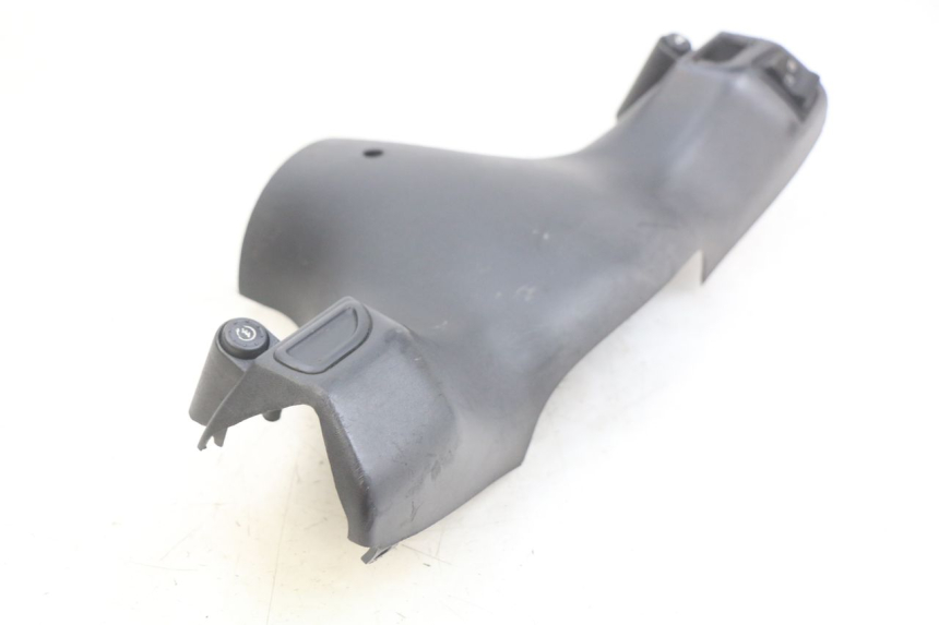 photo de OSŁONA PRZEŁĄCZNIKA KIEROWNICY PIAGGIO ZIP 4T 50 (2018 - 2020) - Inny kąt widzenia