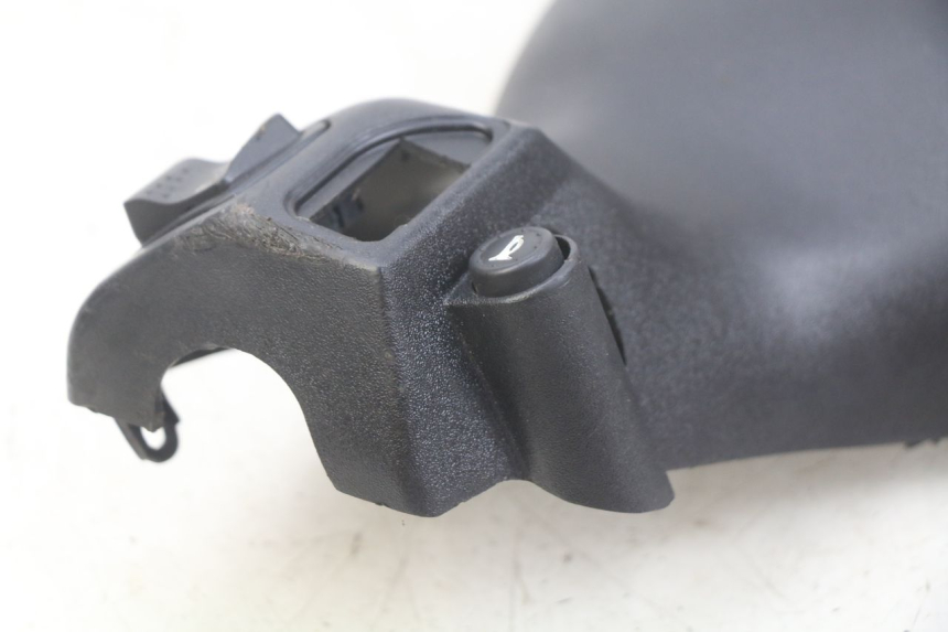 photo de OSŁONA PRZEŁĄCZNIKA KIEROWNICY PIAGGIO ZIP 4T 50 (2018 - 2020) - Punkty mocowania