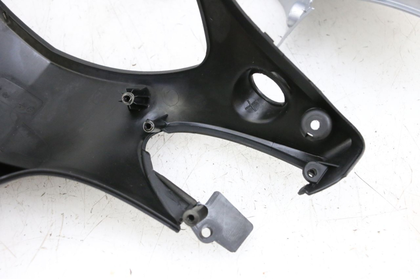 photo de OSŁONA KIEROWNICY MBK FLAME X 125 (2007 - 2016) - Zoom stanu zużycia