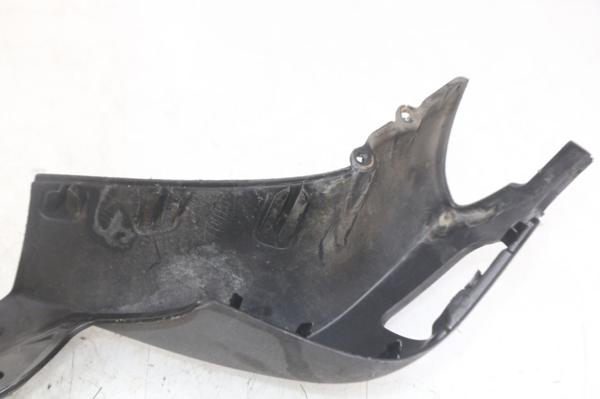 photo de OSŁONA KIEROWNICY PIAGGIO MP3 LT 400 (2007 - 2012) - Zbliżenie techniczne