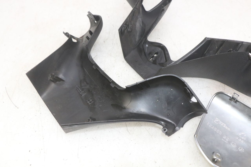 photo de OSŁONA KIEROWNICY PIAGGIO MP3 LT 400 (2007 - 2012) - Oznaczenia i referencje