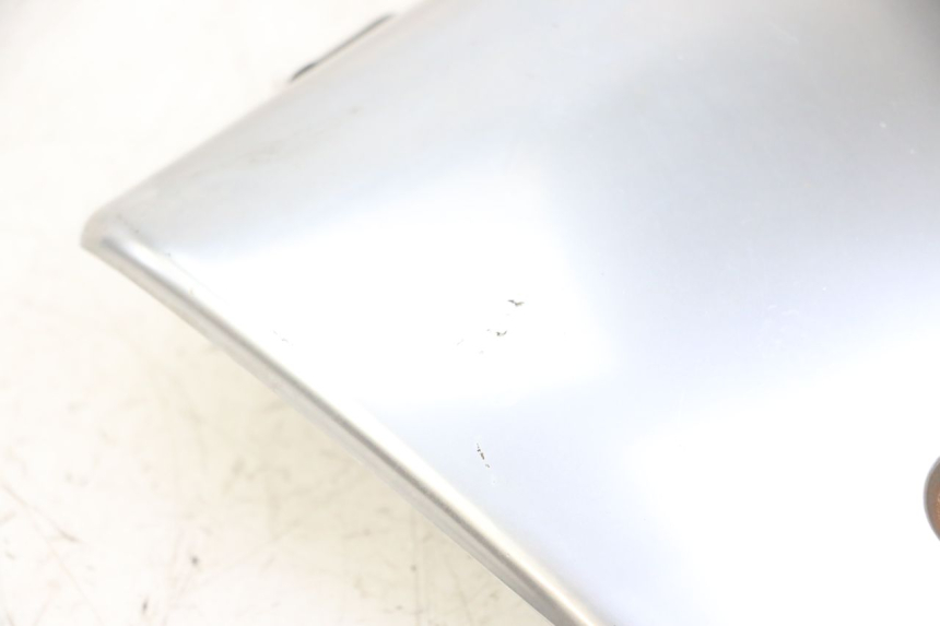 photo de OSŁONA KIEROWNICY PIAGGIO MP3 LT 400 (2007 - 2012) - Zbliżenie techniczne