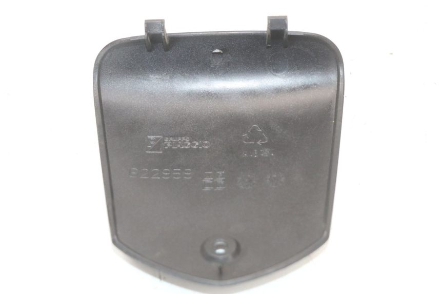 photo de OSŁONA KIEROWNICY PIAGGIO MP3 125 (2006 - 2014) - Zbliżenie techniczne