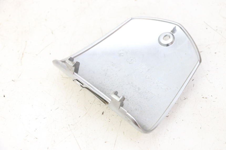 photo de OSŁONA KIEROWNICY PIAGGIO MP3 RL 250 (2006 - 2010) - Szczegół części