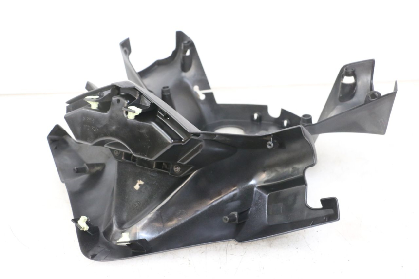 photo de OSŁONA KIEROWNICY PEUGEOT SATELIS 125 (2010 - 2012) - Stan powierzchni