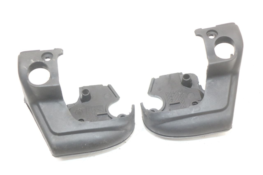 photo de OSŁONA KIEROWNICY APRILIA SCARABEO GT 125 (1999 - 2007) - Widok główny