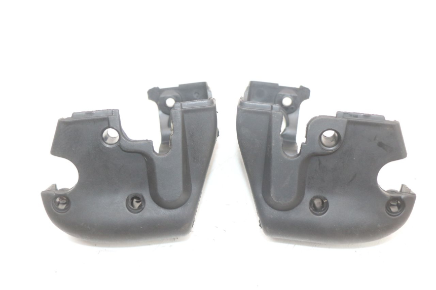 photo de OSŁONA KIEROWNICY APRILIA SCARABEO GT 125 (1999 - 2007) - Szczegół części